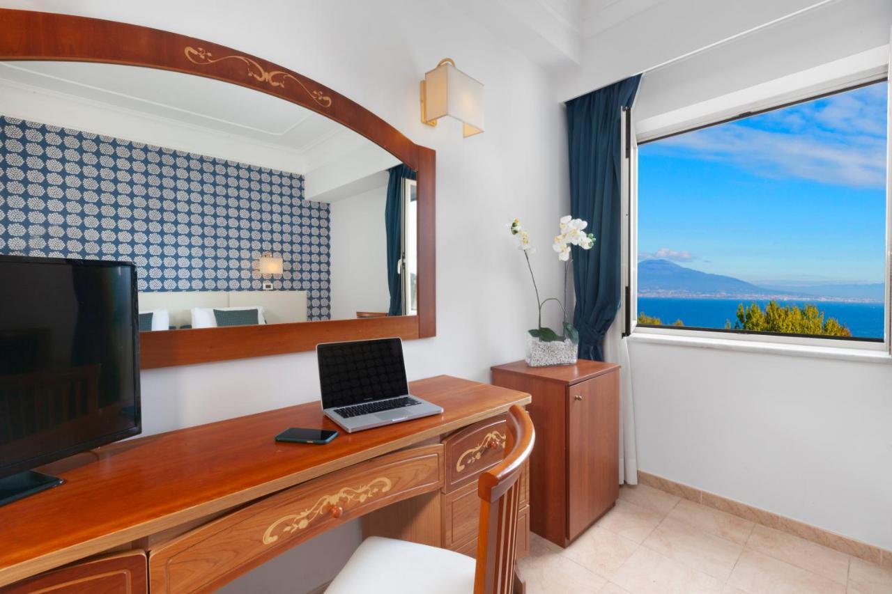 Atlantic Palace Hotel (Adults Only) Sorrento Buitenkant foto